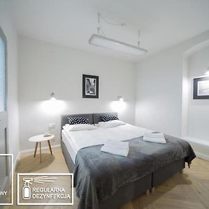 M5 Main Square Stylish One Bedroom